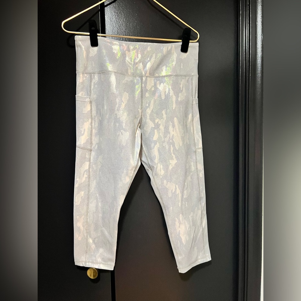 ZYIA Silver metallic camo leggings